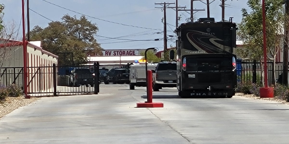 Driver suffers self-inflicted gunshot wound after pursuit in south Lubbock - fox34.com