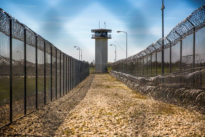 Federal judge orders Texas to air condition all prisons by the end of 2029 - KSAT